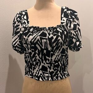 Monteau Los Angeles Black & White smocked crop top. Abstract print.